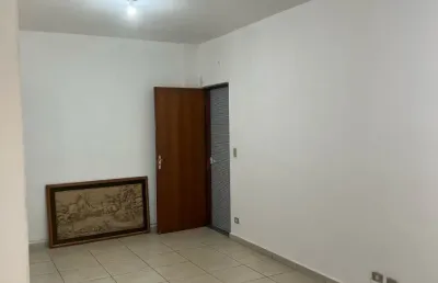 Aluga-se sala comercial 65m2 na av salgado filho - prox ao bosque maia
