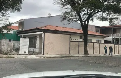 Aluga-se casa térrea 2 dormitórios com 2 vagas no centro de guarulhos