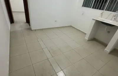 Aluga - se casa de 02 cômodos no jardim jovaia em guarulhos