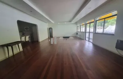 À venda na tijuca: amplo apartamento de 300m² com 5 quartos, 2 suítes, 5 banheiros, varandas e 3 vagas. localizado na rua helion póvoa, esquina com itacuruça, a 400 metros do metrô uruguai. agende vis