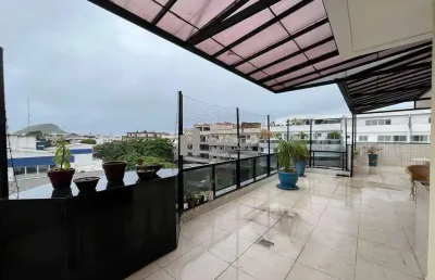 Vendo cobertura linear, 3 suítes sendo 2 com closet e 2 vagas!
