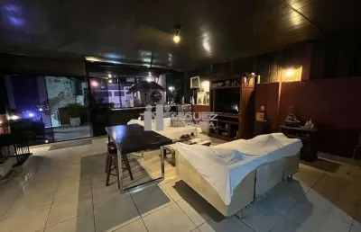Tijuca, vendo casa rua do matoso. 2 quartos, terraço, e uma loja enorme no térreo