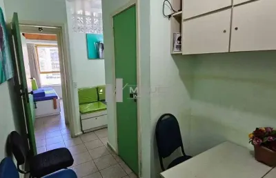 Belíssima sala comercial na rua desembargador isidro