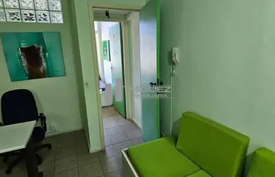 Belíssima sala comercial na rua desembargador isidro