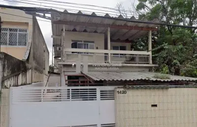 Casa a venda 4 quartos suíte e piscina na melhor localização de bangu