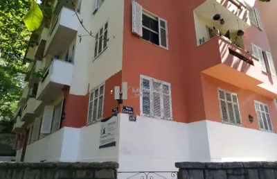 Apartamento a venda no grajaú, composto por 2 quartos, sala, cozinha banheiro, área de serviço.