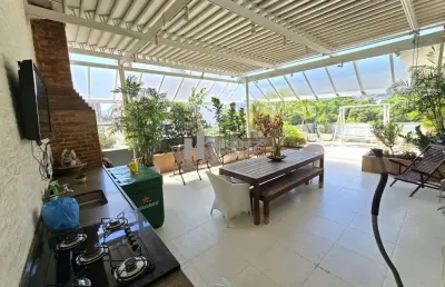 Cobertura linear linda,área externa gourmet(churrasqueira,bancada de apoio,sauna,vista livre),sala em 2 ambientes,3 bons quartos,sendo 1 deles com closet e possibilidade de suíte,2 banheiros sociais,c