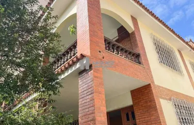 Casa tiplex com 6 quartos, churrasqueira e piscina para alugar na rua doutor aníbal moreira - tijuca com aproximadamente 300m², apenas a 700 metros do metrô uruguai!