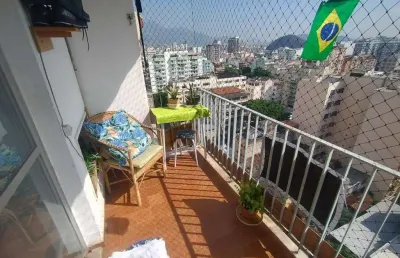 Apartamento à venda na tijuca. varanda, 2 quartos, 1 vaga e excelente infraestrutura!