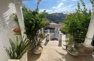 Próximo praça xavier brito, casa a venda, com 04 quartos, 330m2 de conforto. sensacional !