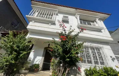 Próximo praça xavier brito, casa a venda, com 04 quartos, 330m2 de conforto. sensacional !