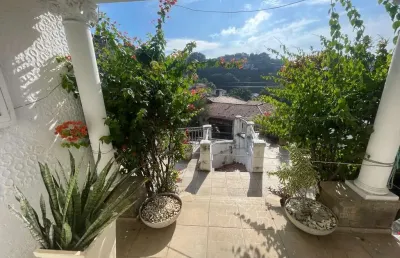 Casa à venda, 04 quartos, tijuca, junto praça xavier de brito, custo benefício sem igual.