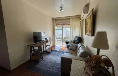 Na rua próxima ao metrô afonso pena (5 min), apartamento à venda, silencioso, claro, arejado, com sol matinal, sala em dois ambientes, 2 quartos e condomínio com infra total.