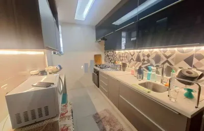 Não perca esta chance! lindíssimo apartamento a venda na tijuca, na rua doutor satamini, com 2 quartos, vaga na escritura e portaria 24 horas. a apenas 2 minutos da praça afonso pena, é ideal para que