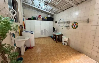 Localização sensacional, apartamento aconchegante com 3 quartos, entre as 2 estações de metrô (saens peña/uruguai), 1 vaga de garagem.