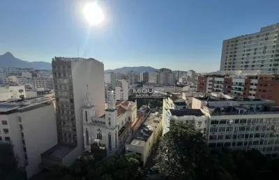 Apartamento à venda na tijuca! rua conde de bonfim, à 100m do metrô uruguai. varanda, 2 quartos, suite, dependências e vaga .