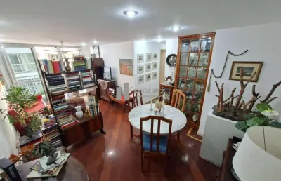 Morar bem é morar aqui! apartamento a venda no condomínio charles chaplin, tijuca, com varanda, 2 quartos (sendo 1 suíte) e vaga de garagem. localizado na rua engenheiro enaldo cravo peixoto, colado a