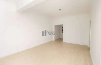 Apartamento à venda na tijuca, próximo à praça saens pena e ao metrô afonso pena! com 3 quartos e 1 vaga de garagem, oferece conforto e mobilidade. ideal para sua família. entre em contato agora!
