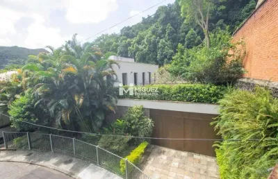 Casa duplex à venda no alto da boa vista, rua da selva! com 440m², salão em 4 ambientes, escritório, 4 quartos e garagem para 3 carros. cercada pela floresta da tijuca, é sinônimo de tranquilidade. ag