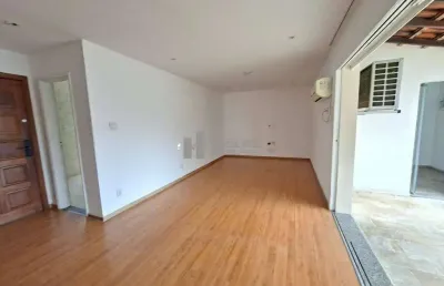 Belíssima cobertura à venda na rua uruguai. 2 quartos e uma vista privilegiada em um dos melhores pontos da tijuca. consulte mais informações.