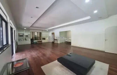 Tijuca, apartamento à venda com 300m², 5 quartos, 2 suítes, 5 banheiros, varandas e 3 vagas. localização privilegiada na rua helion póvoa, esquina com rua itacuruça, a 400m do metrô uruguai. contate p