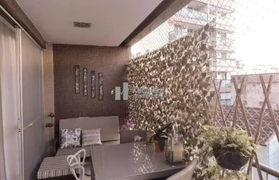 Amplo apartamento à venda na rua antônio basílio, tijuca: 140 m², 4 quartos (1 suíte), varanda, vista livre e 2 vagas na escritura. condomínio oferece porteiro 24h.