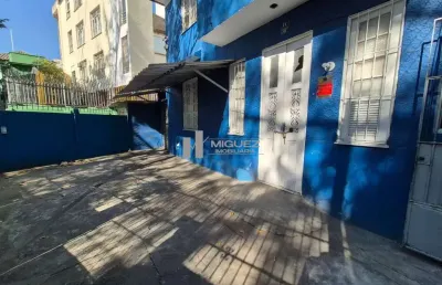 Casa na av. heitor beltrão, 4 quartos, 2 banheiros, vaga e próximo ao metrô afonso pena