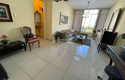 A venda na rua pareto, tijuca, apartamento com planta generosa de aproximadamente 170m², 4 quartos, suíte, vaga na escritura e colado ao metrô