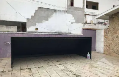 Casa com 3 quartos à venda na Avenida Desembargador Paulo de Oliveira Costa, Centro, Taubaté