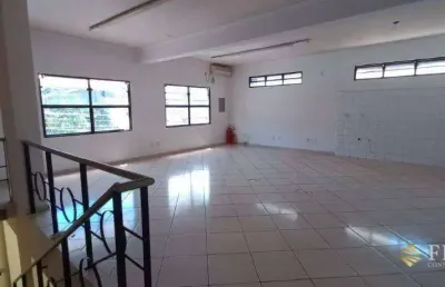 Ponto comercial com 3 salas para alugar na Rua Voluntário Penna Ramos, Centro, Taubaté