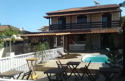 Linda casa de 6 quartos com piscina - porteira fechada (venda ou locação)