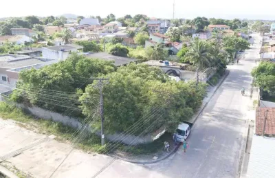 Terreno amplo, plano e murado para comércios e residências