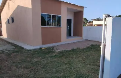Casa com 2 quartos ( 1 suite )  e amplo quintal em iguabinha - araruama -rj