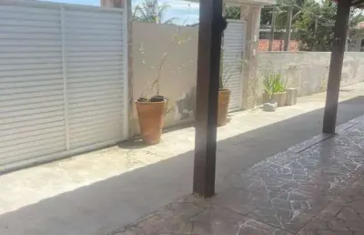 Casa para locação próxima ao centro com 2 quartos  - araruama - rj