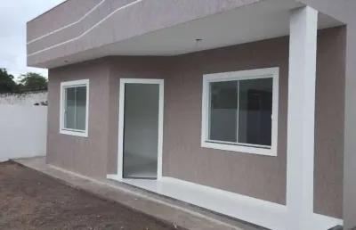 Casa  com 2 quartos  e amplo quintal - itatiquara - araruama - rj