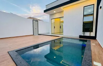 Casa linear em fino acabamento 2 quartos (1 suíte) jardim peró, cabo frio