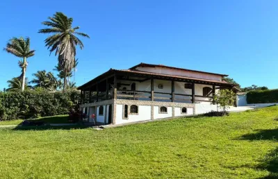 Casa com 5 quartos (2 suítes) e área de lazer na vila capri - araruama/rj