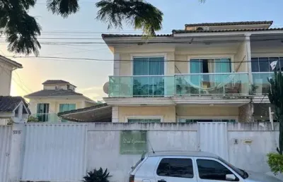 Casa duplex com acabamentos de alto padrão à venda em cabo frio/rj