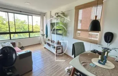 Lindo apartamento mobiliado e reformado em frente à av. beira rio
