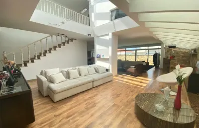 Casa de 350m² com 5 quartos e 4 suítes em são caetano