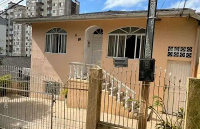 Casa com 4 quartos à venda na Agronômica, Florianópolis 