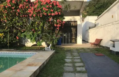 Casa com 3 quartos à venda na Rua Araribóia, São Francisco, Niterói