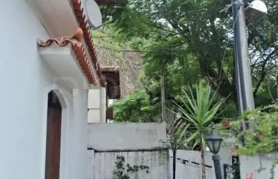 Casa duplex de 5 quartos, com 360m², à venda em são francisco, niterói/rj