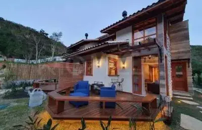 Casa duplex de 3 quartos, com 110m², à venda em itaipava, petrópolis/rj