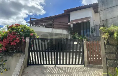 Casa duplex de 4 quartos, com 164m², à venda em itaipu, niterói/rj