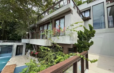 Casa à beira d'água de 5 quartos, com 800m², à venda em são francisco, niterói/rj