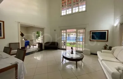 Casa duplex de 4 quartos, com 466m², à venda em camboinhas, niterói/rj