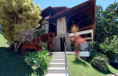 Casa duplex de 4 quartos, com 323m², à venda em serra grande, niterói/rj