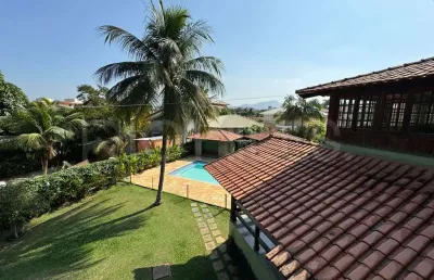 Casa em condomínio, com 3 quartos e 410m², à venda em itacoatiara, niterói/rj