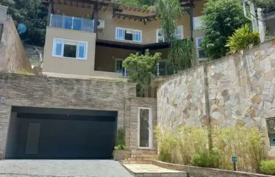 Casa em condomínio, com 4 quartos e 280m², à venda em pendotiba, niterói/rj
